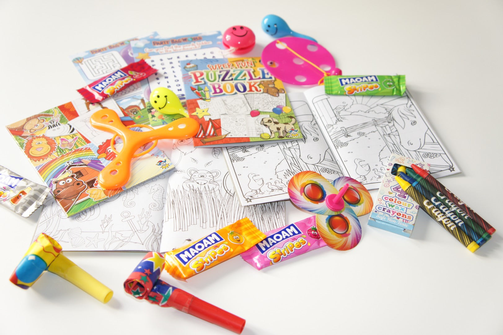 Childrens Pre Filled Party Bags - 12 items per bag (1 bag) - Boys Girls Kids Birthday Favours (Unisex)