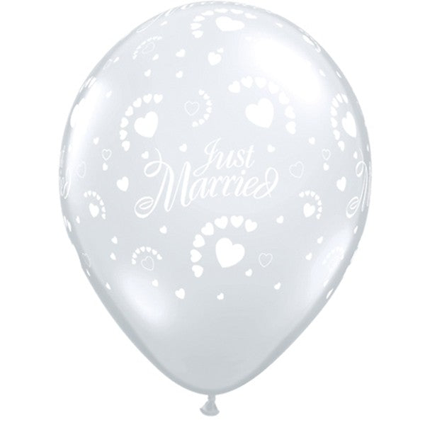 11'' CLEAR JUST MARRIED HEARTS-A-RND (50PK)